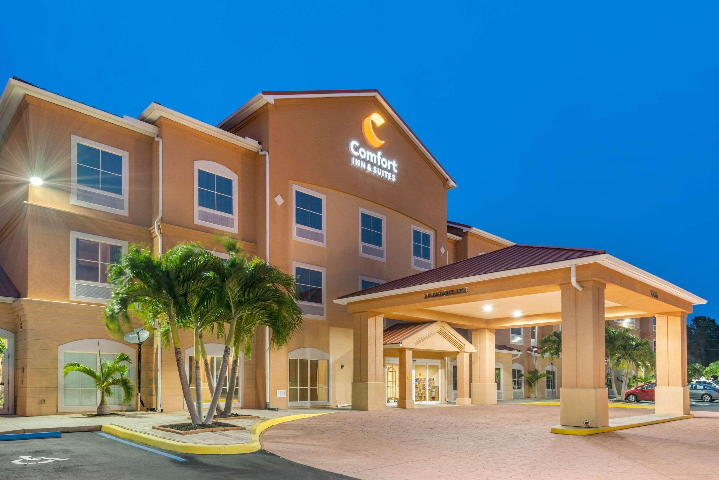 Comfort Inn & Suites Airport Fort Myers Extérieur photo